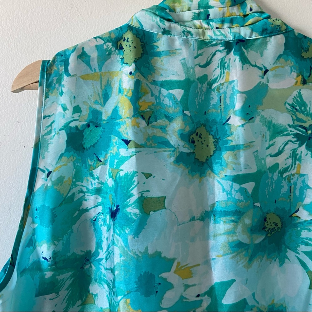Zac & Rachel Satin Sleeveless Blouse - Picture 5 of 6